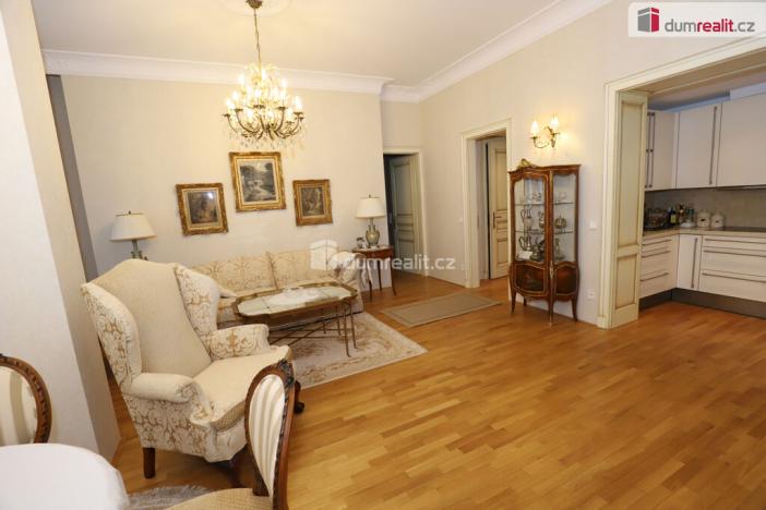 Prodej bytu 2+kk, Mariánské Lázně, Masarykova, 68 m2