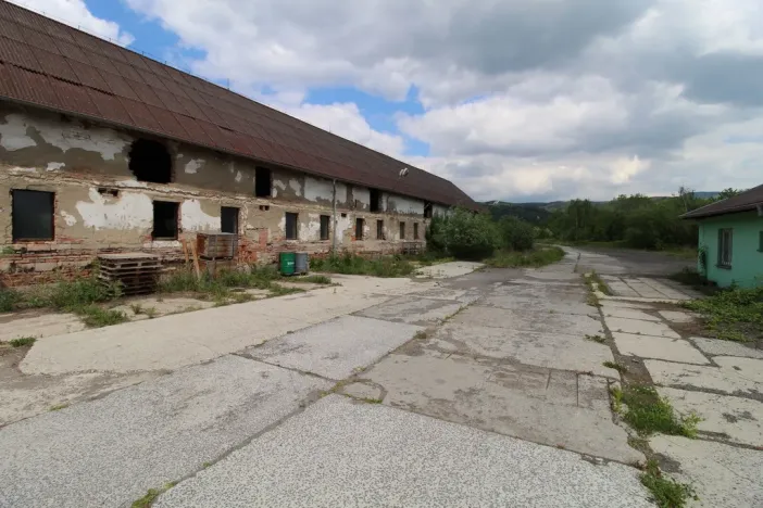 Prodej komerčního pozemku, Dubí, 30339 m2