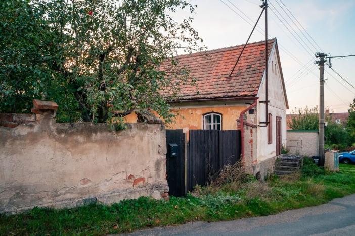 Prodej zemědělské usedlosti, Lešany - Břežany, 300 m2