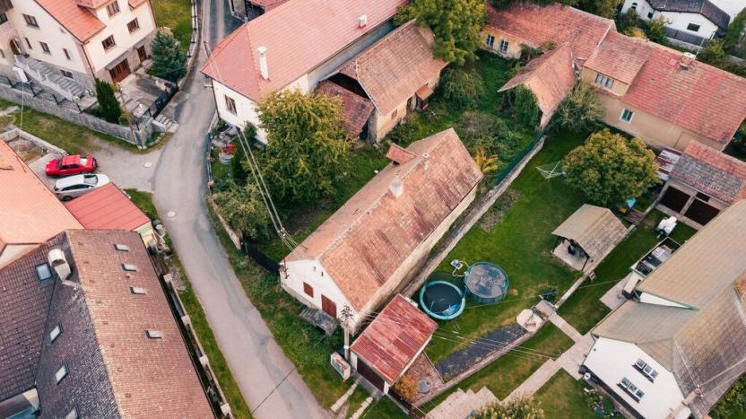 Prodej zemědělské usedlosti, Lešany - Břežany, 300 m2