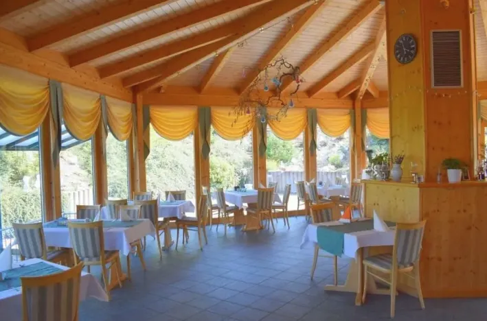 Prodej rodinného domu, Neualbenreuth,Německo, 2136 m2