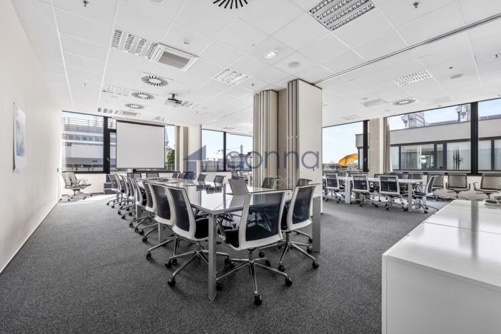 Pronájem kanceláře, Praha - Stodůlky, Laurinova, 300 m2