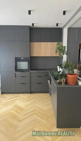 Pronájem bytu 2+kk, Praha - Bubeneč, Šmeralova, 52 m2