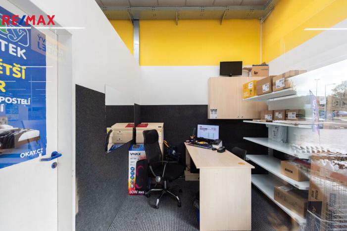 Prodej obchodního prostoru, Ústí nad Labem - Všebořice, Podhoří, 1714 m2