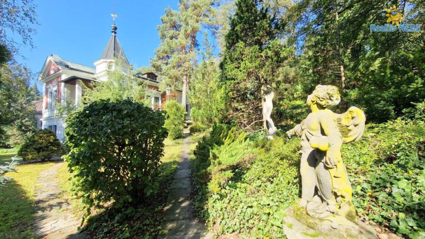 Prodej rodinného domu, Praha - Hodkovičky, V lučinách, 407 m2