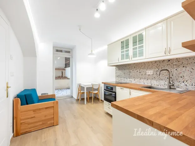 Pronájem bytu 2+kk, Praha - Bubeneč, Ovenecká, 30 m2