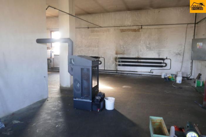 Prodej komerční nemovitosti, Moravec, 3983 m2