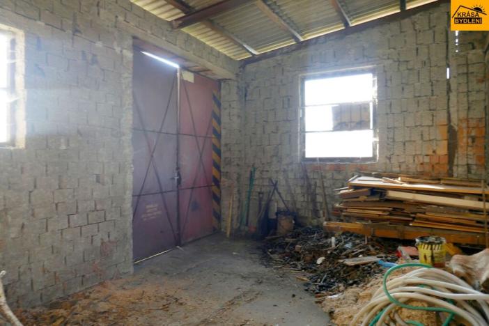 Prodej komerční nemovitosti, Moravec, 3983 m2