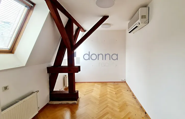 Pronájem kanceláře, Praha, Senovážné náměstí, 203 m2