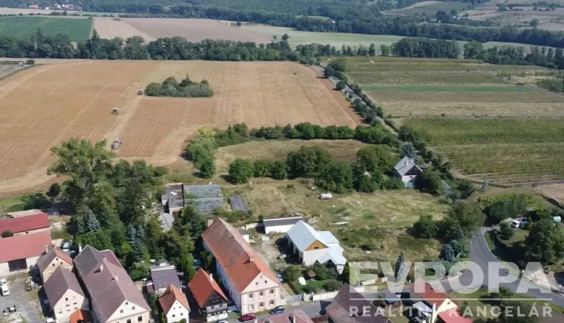 Prodej komerční nemovitosti, Ploskovice - Těchobuzice, Těchobuzice, 1180 m2
