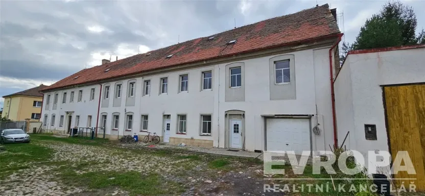 Prodej komerční nemovitosti, Ploskovice - Těchobuzice, Těchobuzice, 1180 m2