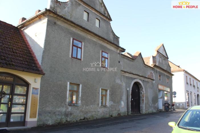 Prodej historického objektu, Bystřice, Ješutovo náměstí, 673 m2