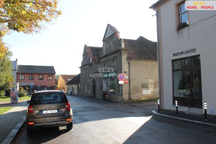 Prodej historického objektu, Bystřice, Ješutovo náměstí, 673 m2