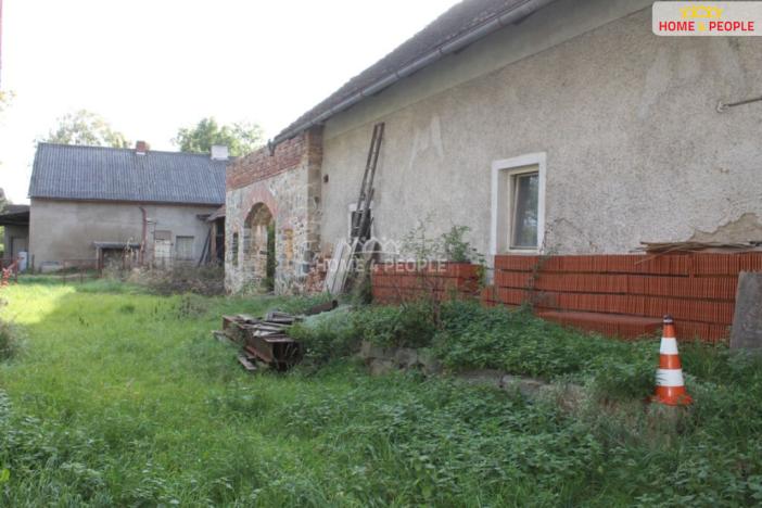 Prodej historického objektu, Bystřice, Ješutovo náměstí, 673 m2