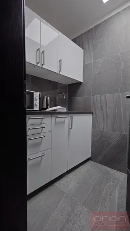 Pronájem kanceláře, Praha - Stodůlky, Prusíkova, 82 m2