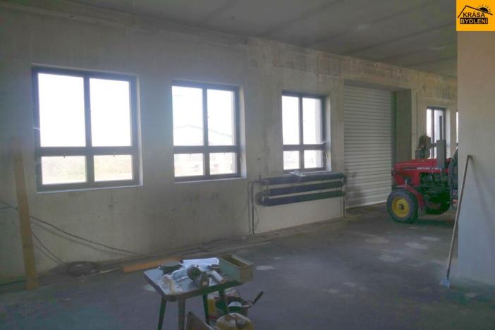 Prodej skladu, Moravec, 3983 m2