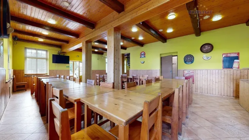 Prodej obchodního prostoru, Kralupy nad Vltavou - Mikovice, Lidové nám., 671 m2