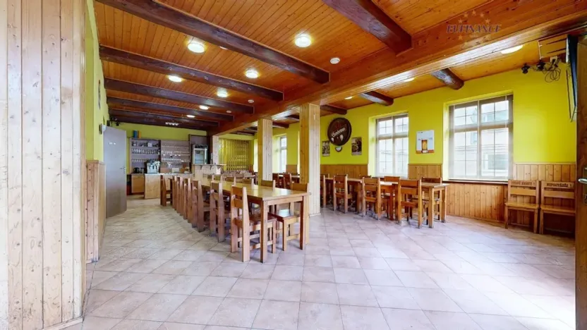 Prodej obchodního prostoru, Kralupy nad Vltavou - Mikovice, Lidové nám., 671 m2