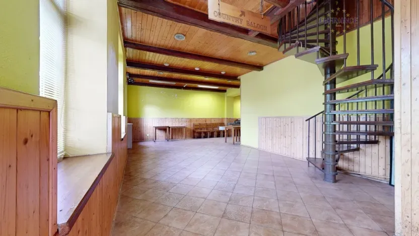 Prodej obchodního prostoru, Kralupy nad Vltavou - Mikovice, Lidové nám., 671 m2