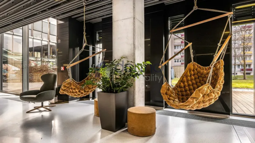 Pronájem kanceláře, Praha - Vokovice, Evropská, 2857 m2