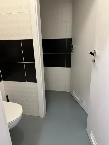 Pronájem kanceláře, Praha - Karlín, Křižíkova, 74 m2