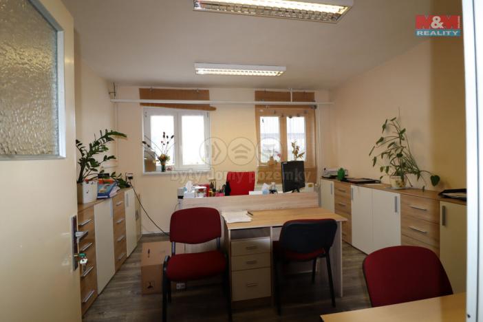 Prodej obchodního prostoru, Kadaň - Prunéřov, 2760 m2