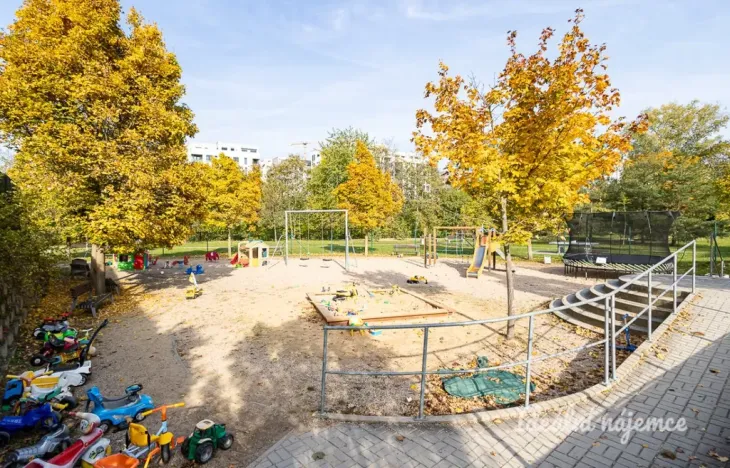 Pronájem bytu 2+kk, Praha - Hloubětín, Nepelova, 58 m2