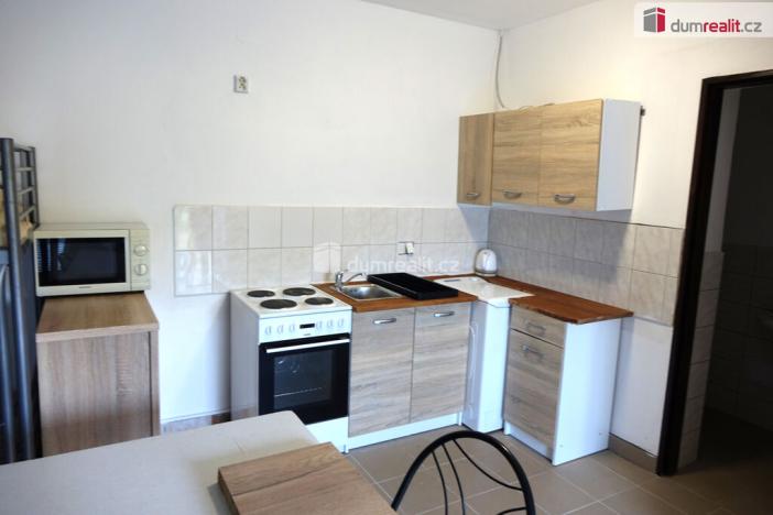 Pronájem bytu 1+kk, Benešov - Radíkovice, 30 m2