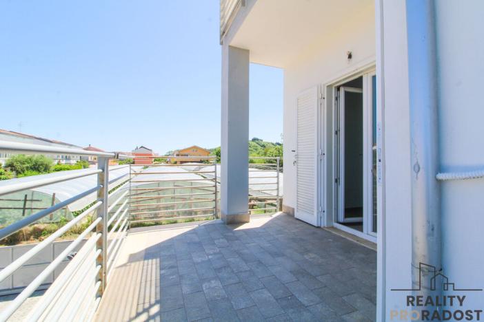 Prodej bytu 3+kk, Postilli,Itálie, 71 m2