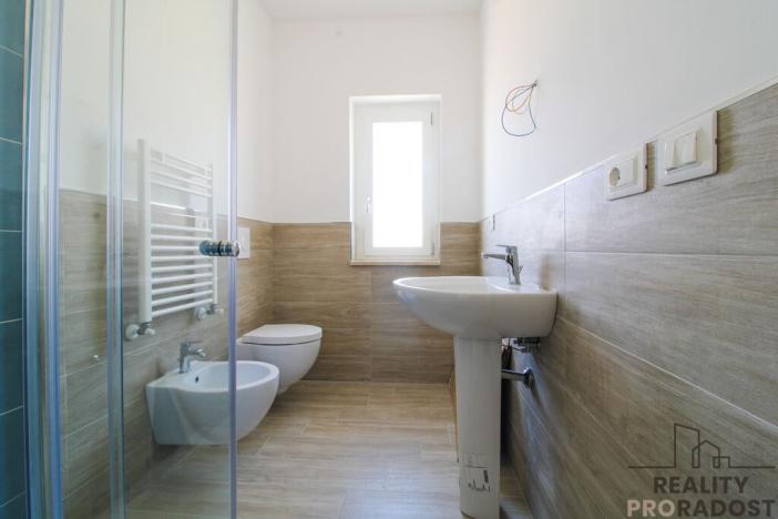 Prodej bytu 3+kk, Postilli,Itálie, 71 m2