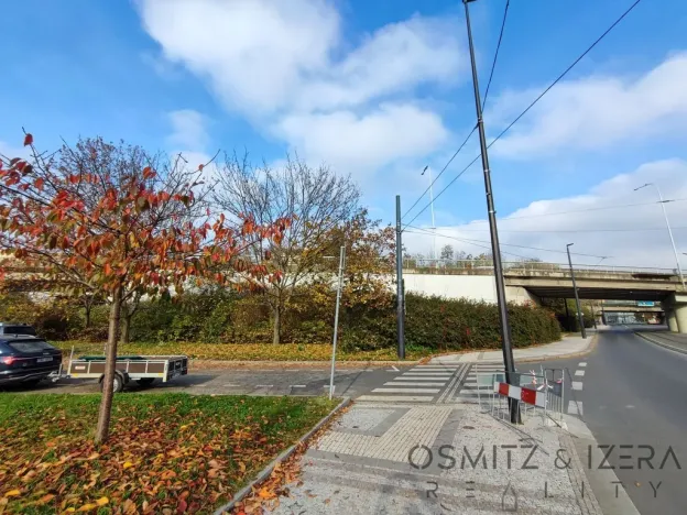 Pronájem komerčního pozemku, Praha, 148 m2