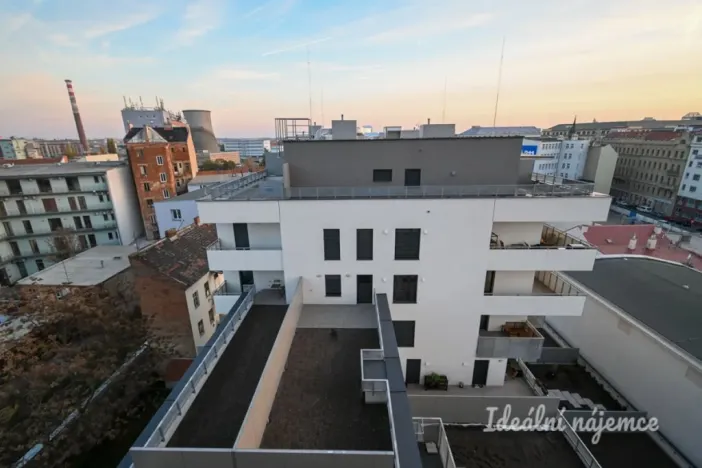 Pronájem bytu 1+kk, Brno, Bratislavská, 33 m2