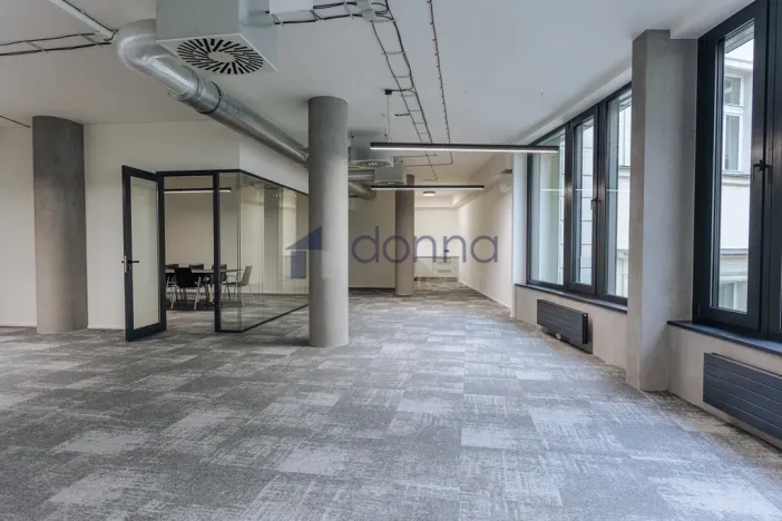 Pronájem kanceláře, Praha - Nové Město, Václavské náměstí, 652 m2