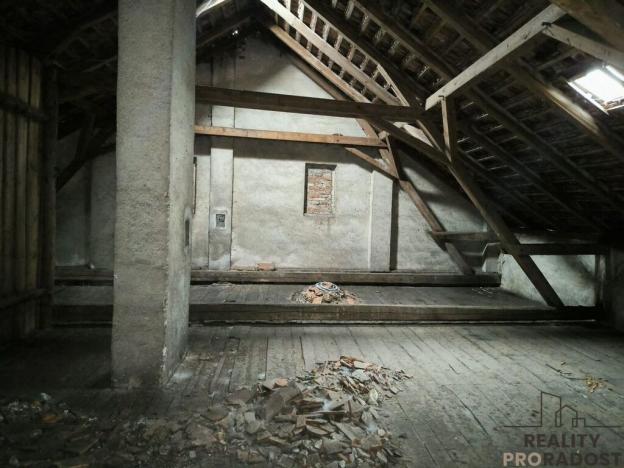 Prodej rodinného domu, Dnešice - Černotín, 268 m2