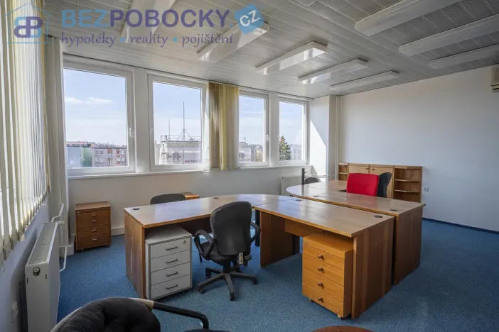 Pronájem kanceláře, Havlíčkův Brod, Havlíčkovo náměstí, 1200 m2