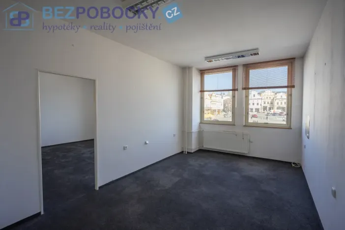 Pronájem kanceláře, Havlíčkův Brod, Havlíčkovo náměstí, 1200 m2