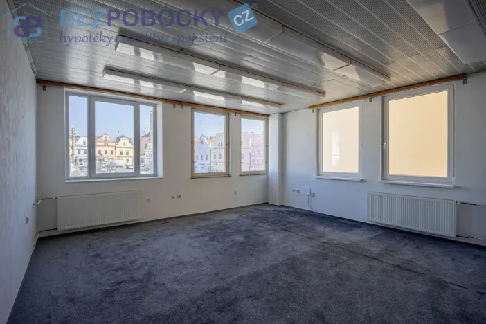 Pronájem kanceláře, Havlíčkův Brod, Havlíčkovo náměstí, 1200 m2