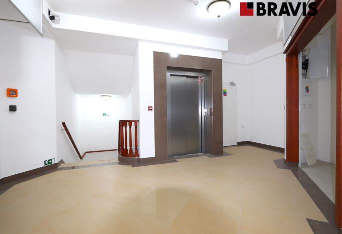 Pronájem obchodního prostoru, Brno, Starobrněnská, 12 m2