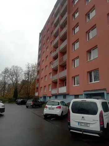 Pronájem bytu 2+kk, Ústí nad Labem, Žukovova, 36 m2