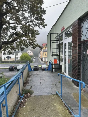 Pronájem komerční nemovitosti, Děčín, Lesní cesta, 230 m2