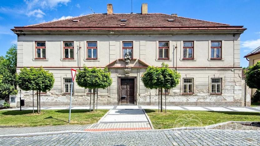 Prodej rodinného domu, Zásmuky, Komenského nám., 600 m2