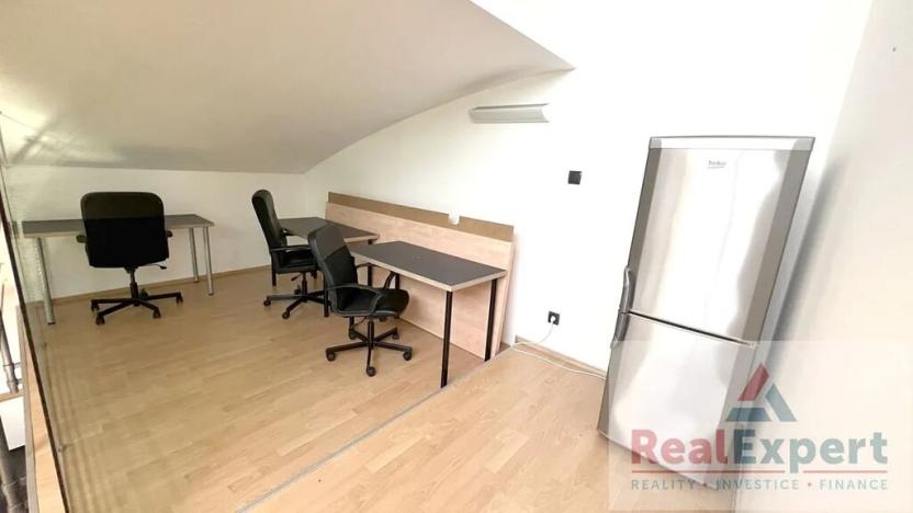 Pronájem kanceláře, Praha - Braník, Zelený pruh, 294 m2