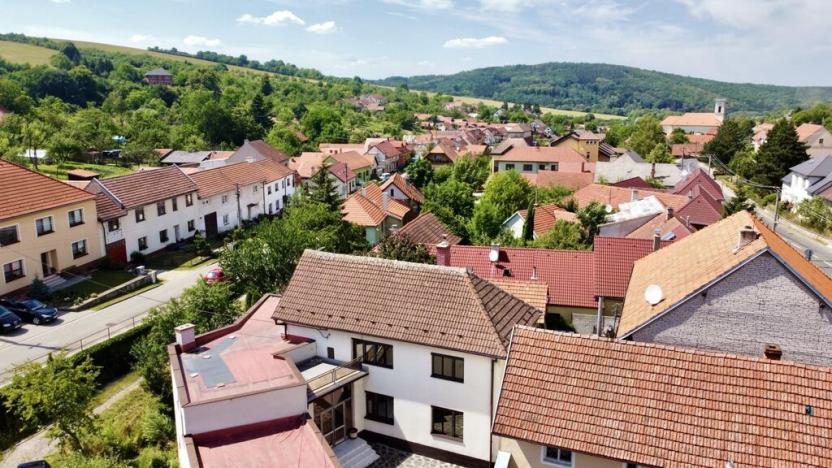 Prodej rodinného domu, Komňa, 240 m2