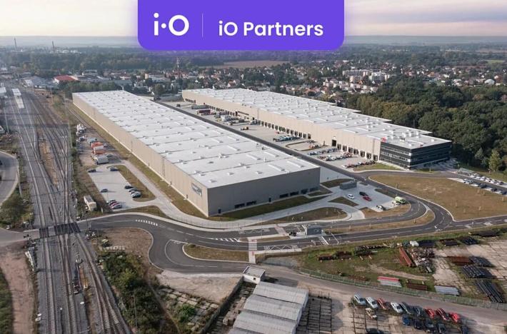 Pronájem skladu, Pardubice, U Prefy, 7634 m2