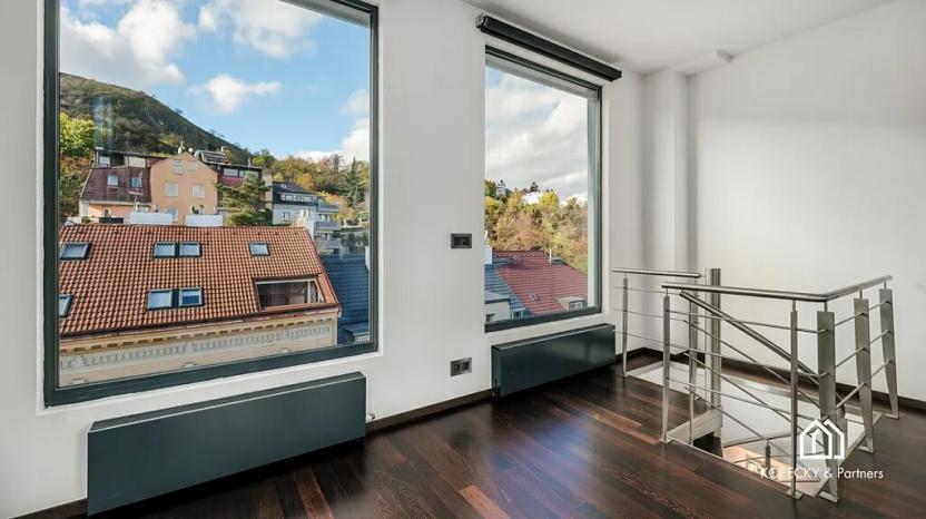 Prodej atypického bytu, Praha - Smíchov, Křížová, 428 m2