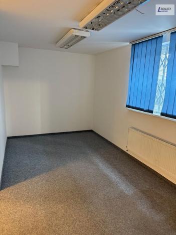 Pronájem obchodního prostoru, Praha - Háje, Hviezdoslavova, 661 m2