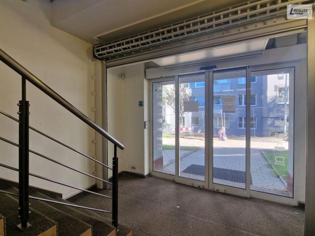 Pronájem obchodního prostoru, Praha - Háje, Hviezdoslavova, 661 m2