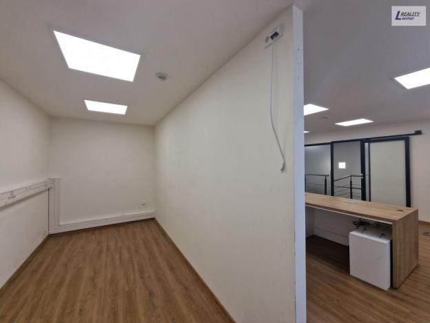 Pronájem obchodního prostoru, Praha - Háje, Hviezdoslavova, 661 m2