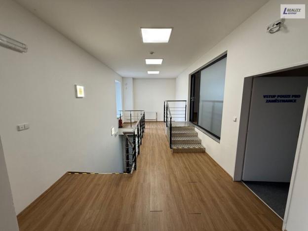 Pronájem obchodního prostoru, Praha - Háje, Hviezdoslavova, 661 m2