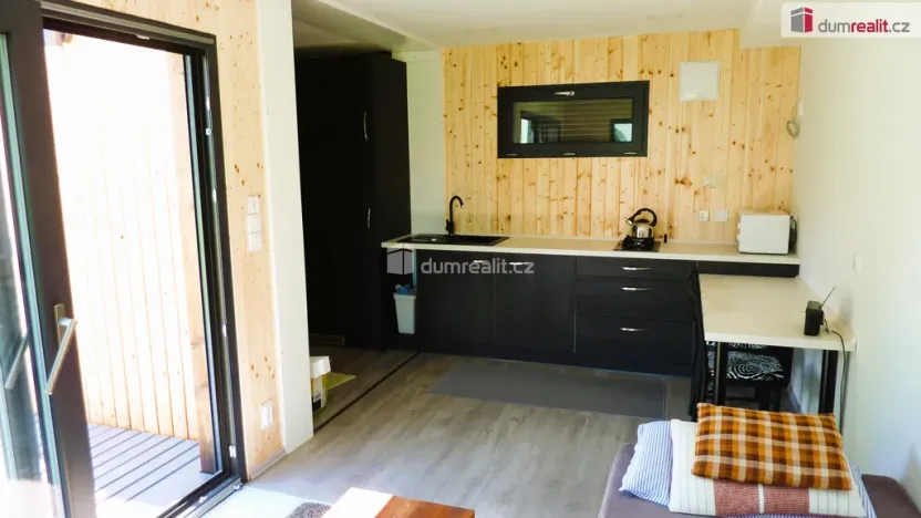 Prodej garáže, Pernštejnské Jestřabí - Maňová, 36 m2